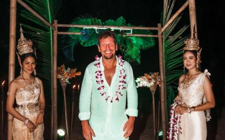 гость и фотозона 16