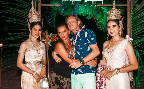 гости и фотозона 12