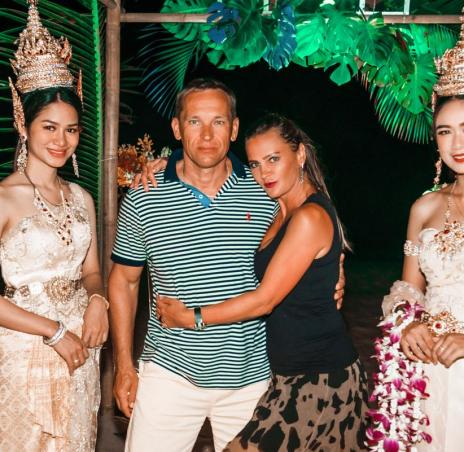 гости и фотозона 23