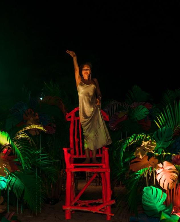 гость и фотозона 28