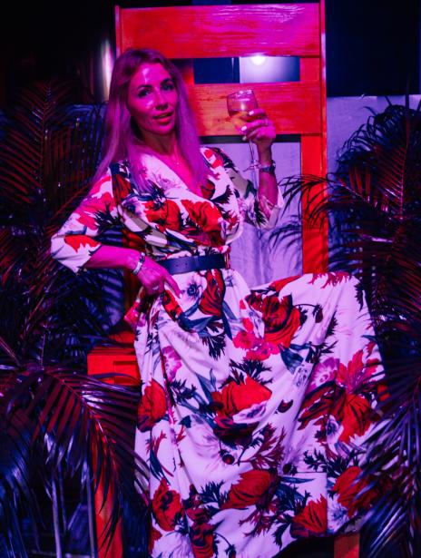 гость и фотозона 9