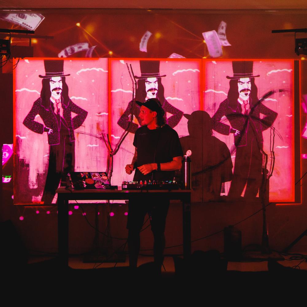 День рождение на вилле с видом на море в стиле «Покерный король»