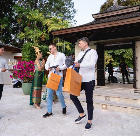 встреча гостей 13