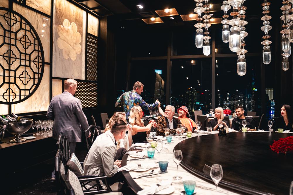 фото за столом