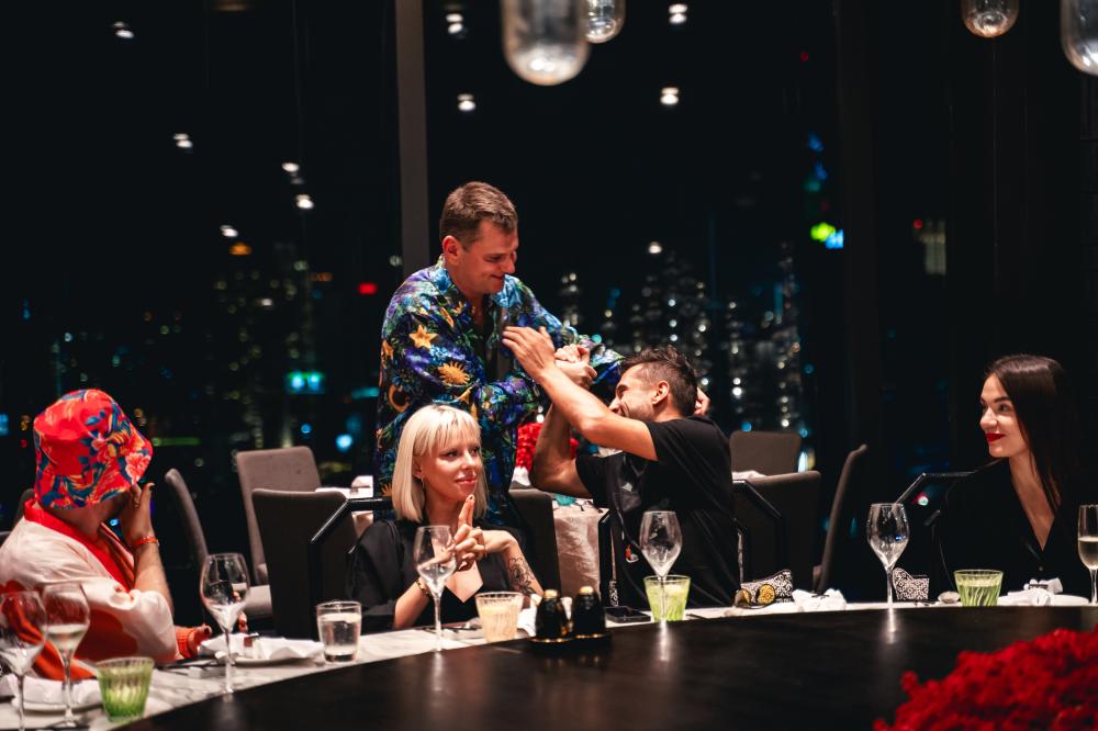 фото за столом