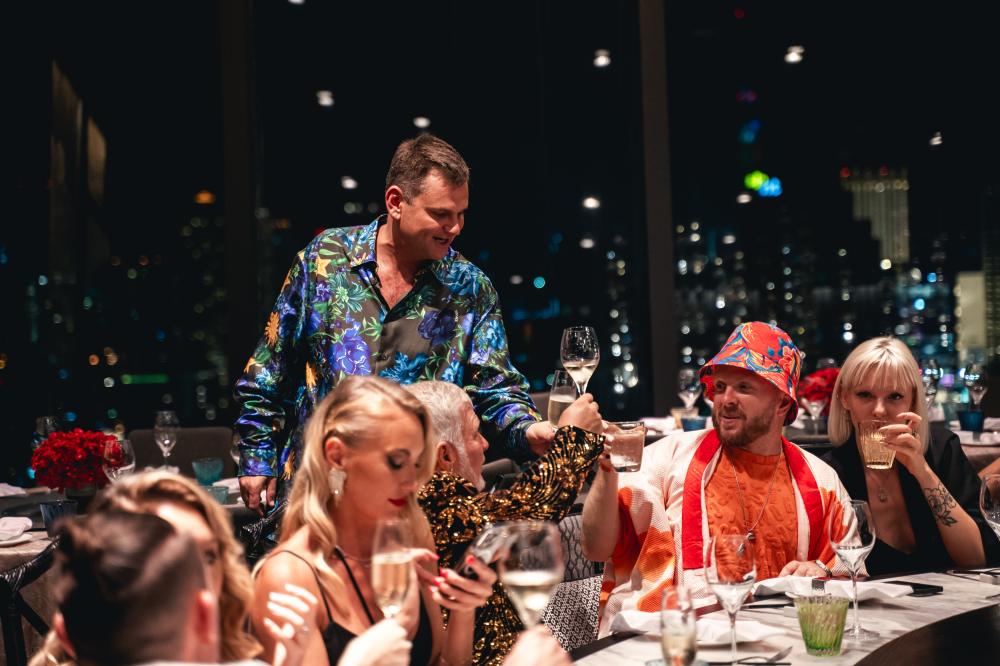 фото за столом