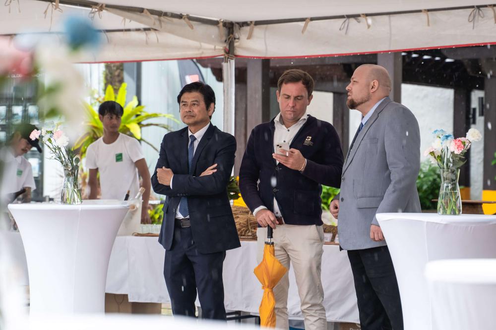 приглашенные гости и декор