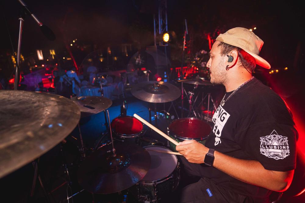 музыкальное оборудование