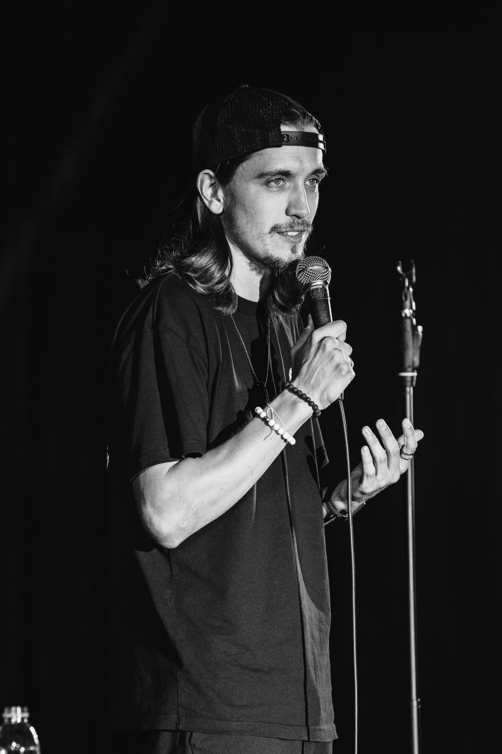 стендап комик