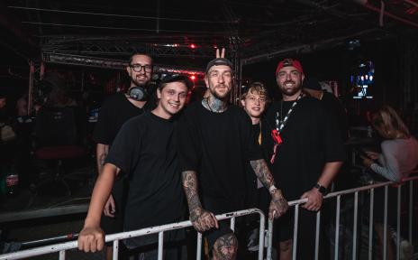 рабочий персонал 34