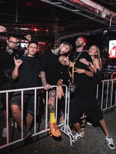 рабочий персонал 29