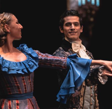 артисты на сцене 13