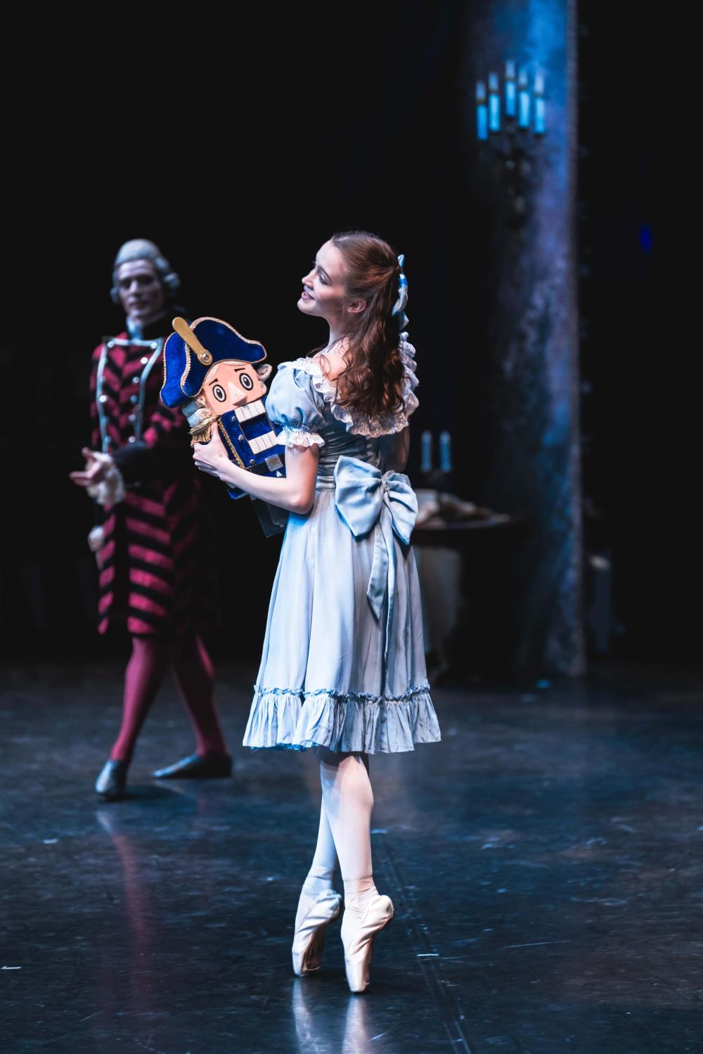 артисты на сцене