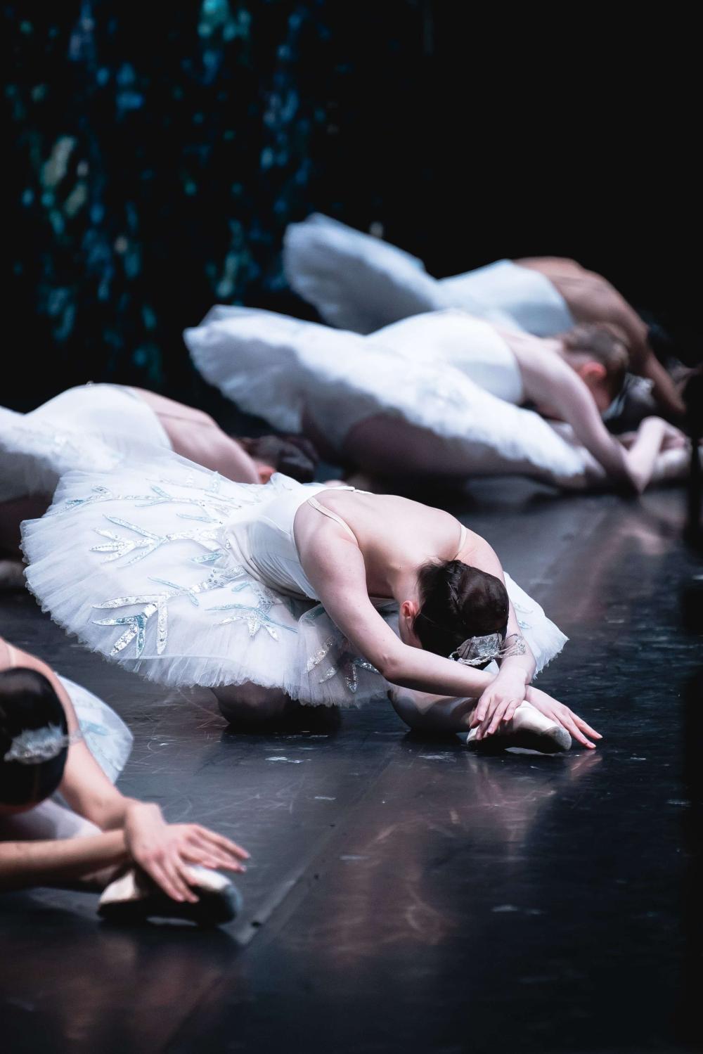 артисты на сцене