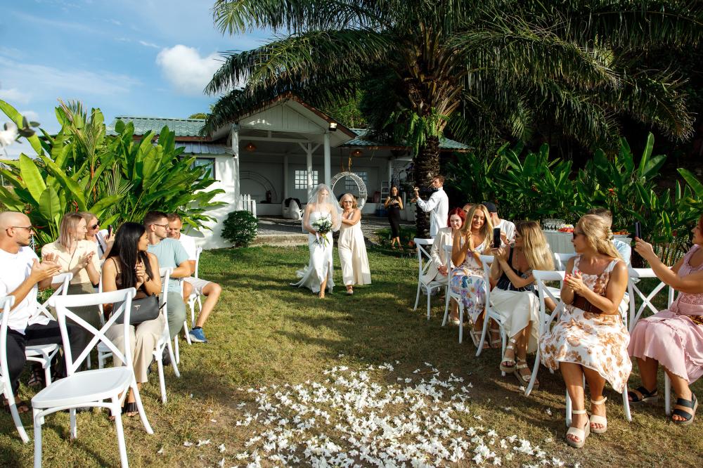 гости и невеста