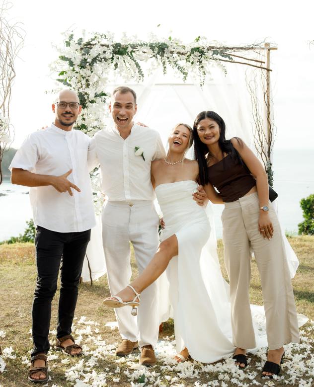 молодожены и гости 38