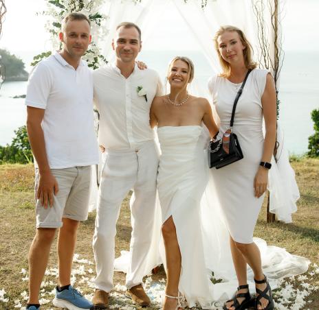 молодожены и гости 37