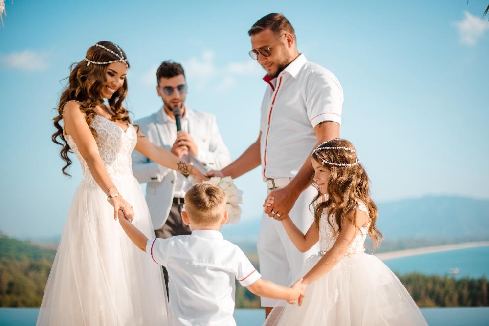 невеста и жених