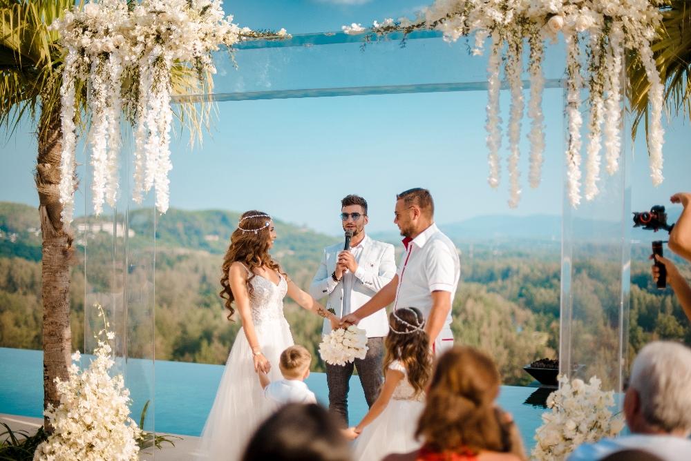 невеста и жених