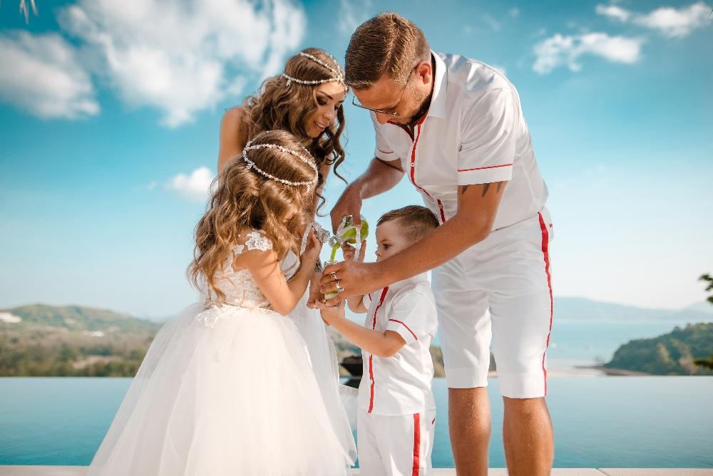 невеста и жених