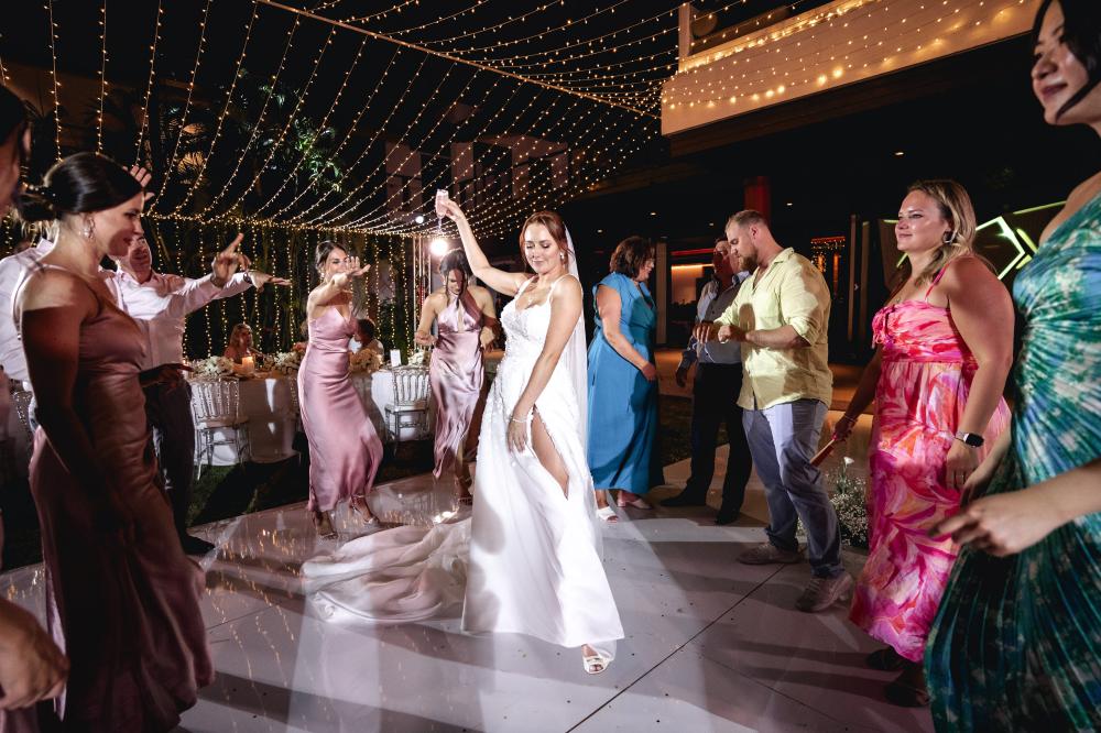 гости и невеста