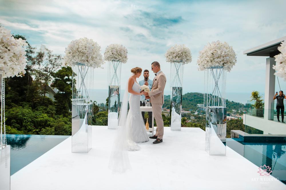 молодожены и декор