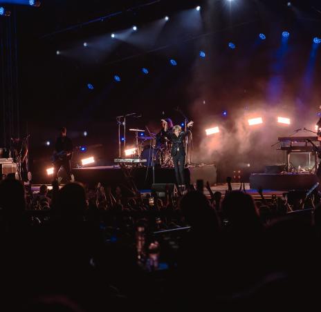 земфира и концерт 17