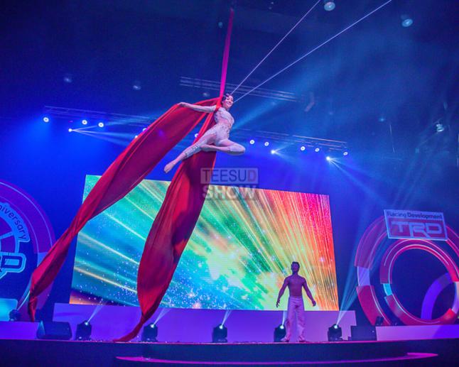 заказать Aerial Silk Show на Пхукет