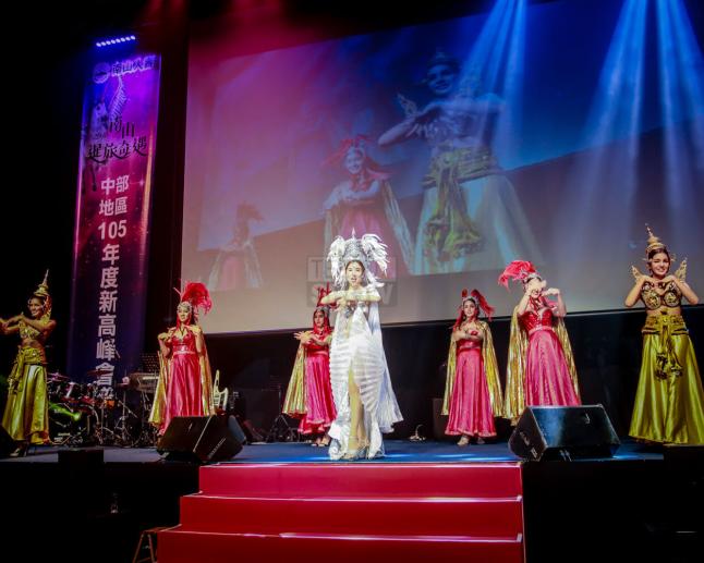 заказать Cabaret Premium на Пхукет