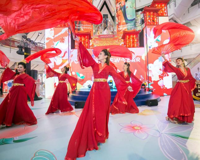 заказать Chinese Fan Dance на Пхукет