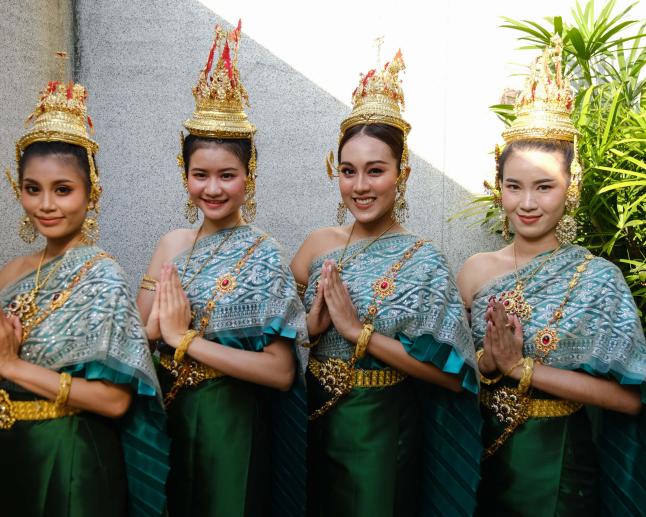 заказать Hostess на Пхукет