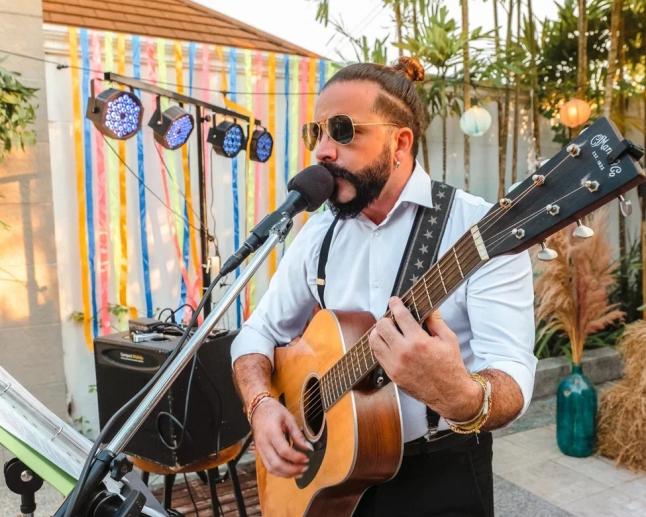 заказать Guitar soloist на Пхукет