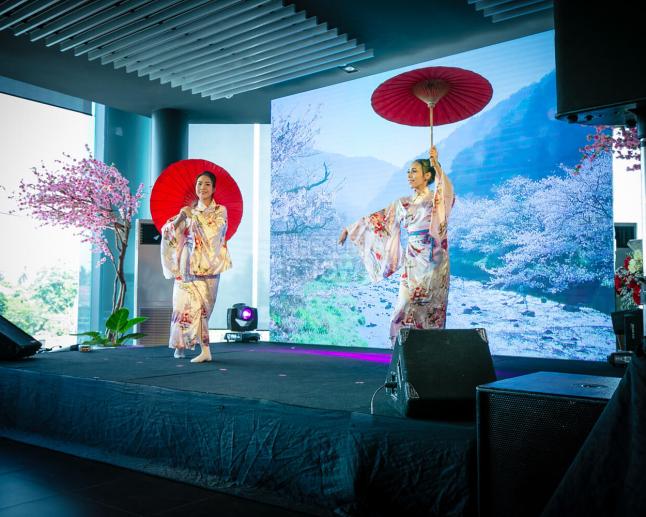 заказать Japanese Fan and Umbrella Dance на Пхукет