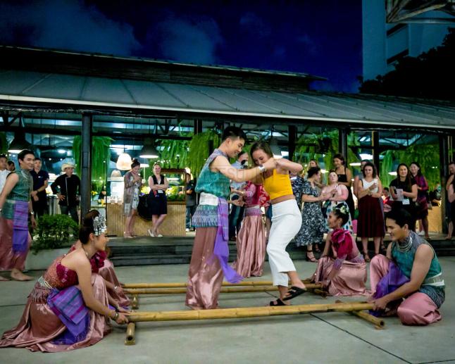 заказать Bamboo Thai Tap Dance на Пхукет