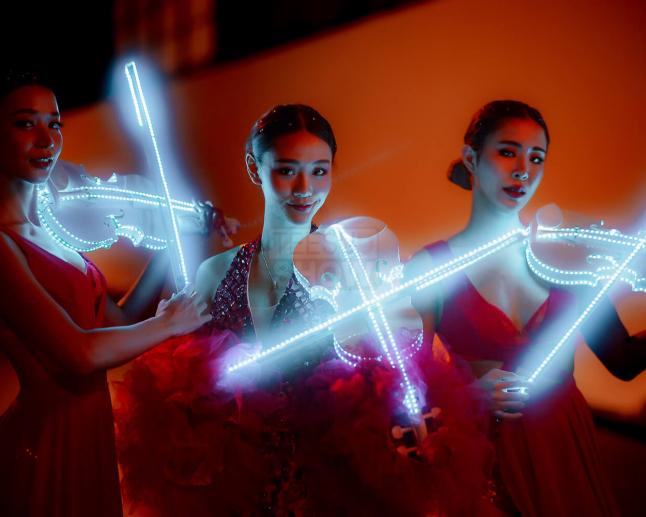 заказать Violin LED Dance на Пхукет
