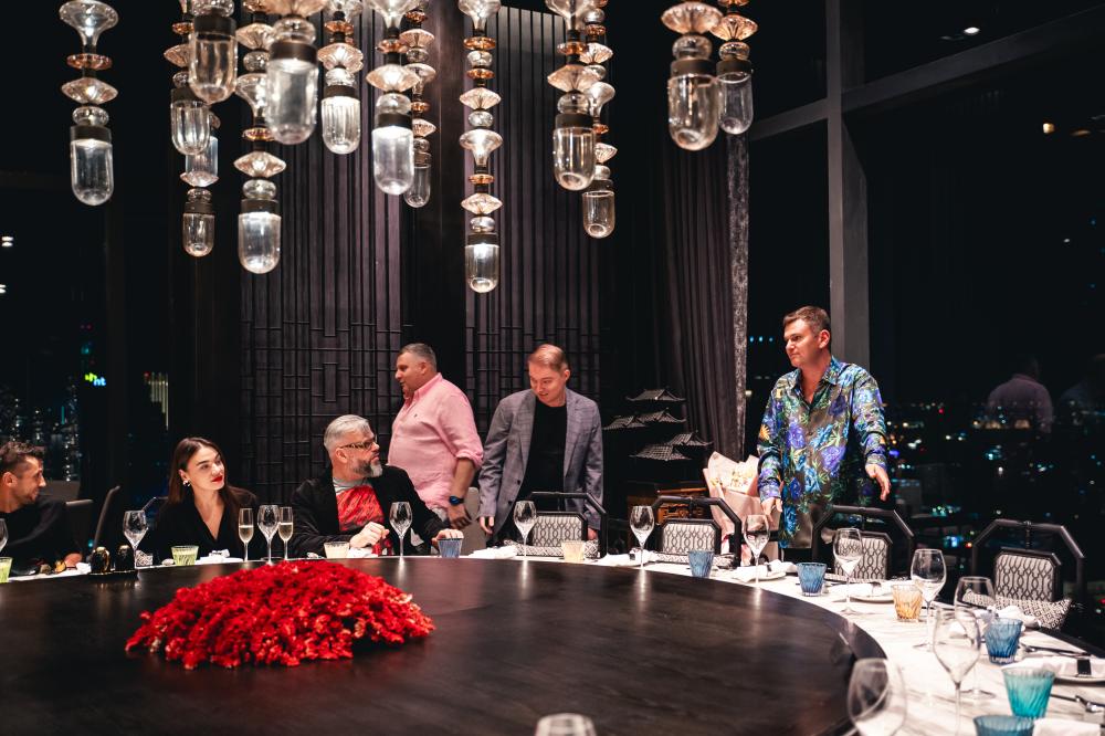 фото за столом