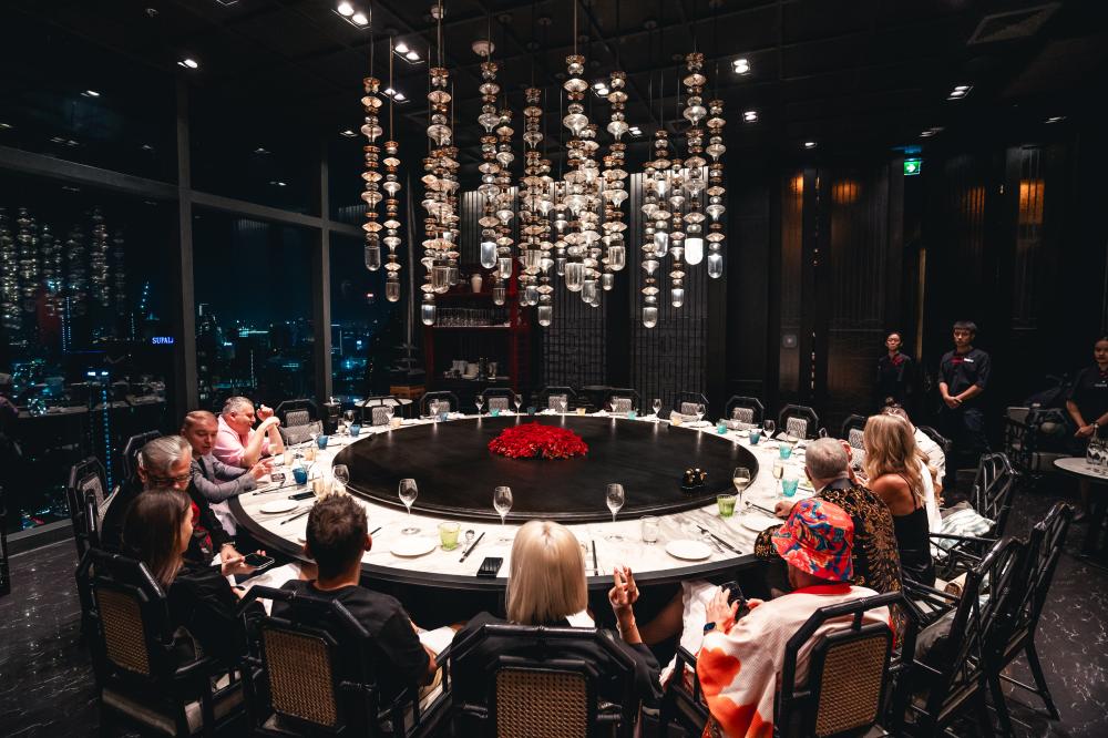 фото за столом