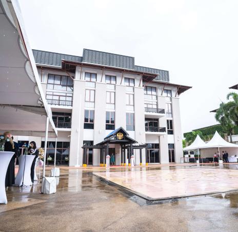 Генеральное консульство РФ 3