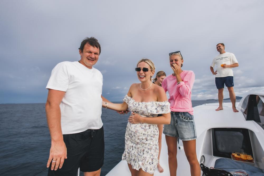 пара и гости