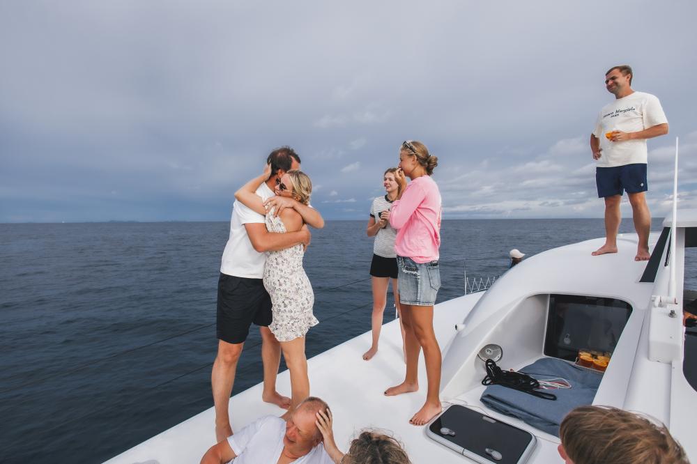 пара и гости