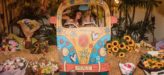 гости и фотозона 55