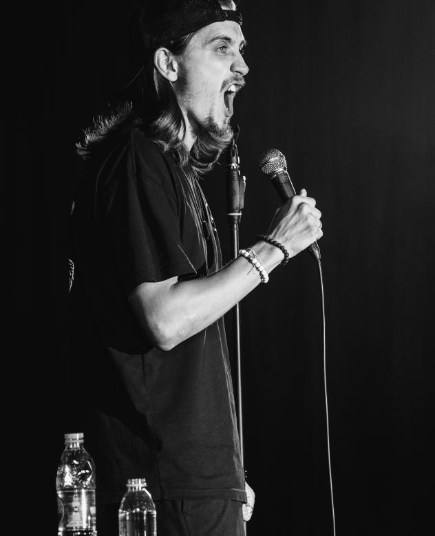 стендап комик 28