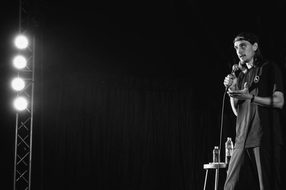 стендап комик