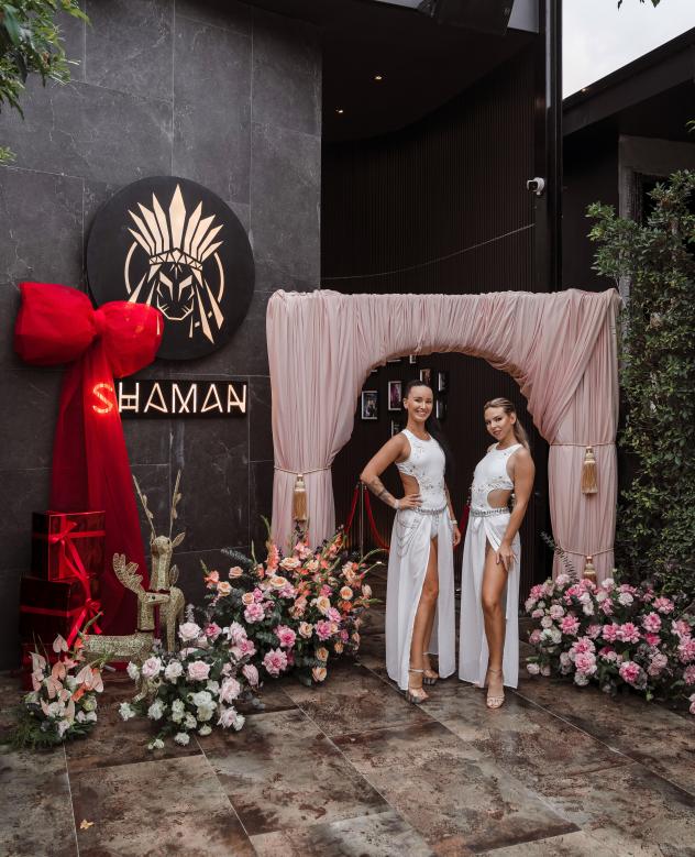 фотозона и гости 18