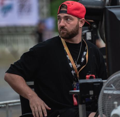 рабочий персонал 33