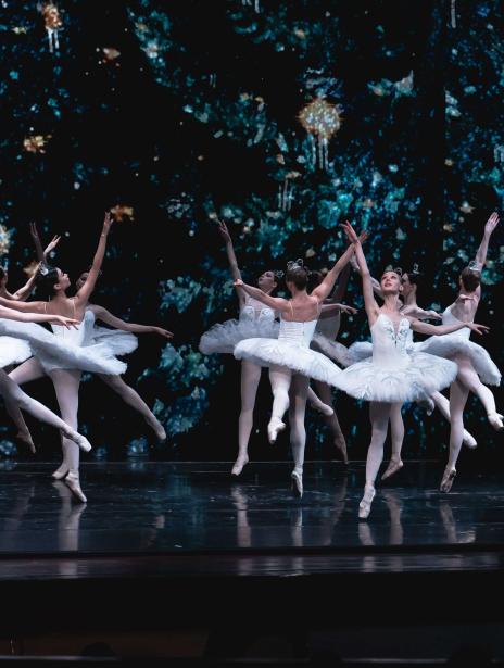 артисты на сцене 19