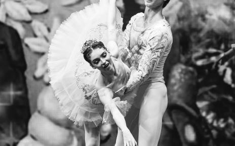 артисты на сцене 32