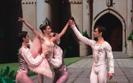 артисты на сцене 34