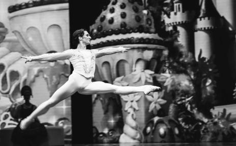 артисты на сцене 36