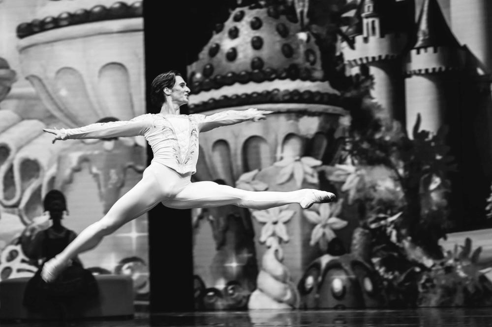 артисты на сцене